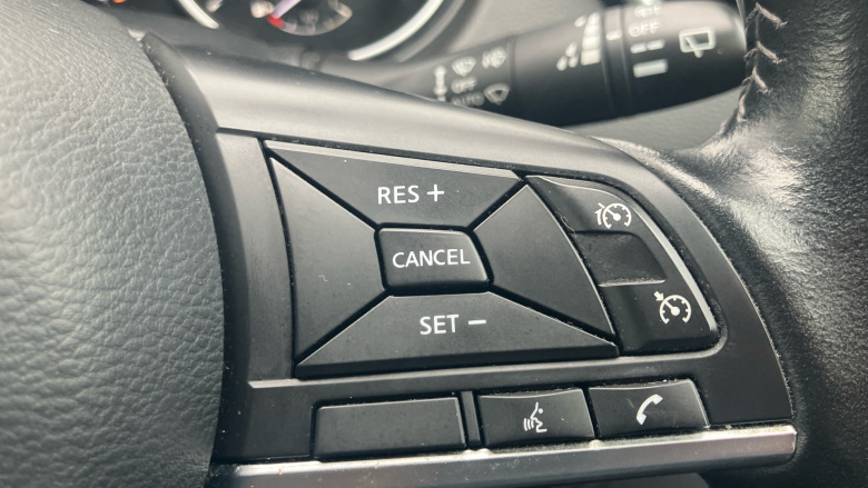 Nissan Qashqai 1.3 DiG-T N-Connecta 5dr Petrol Hatchback